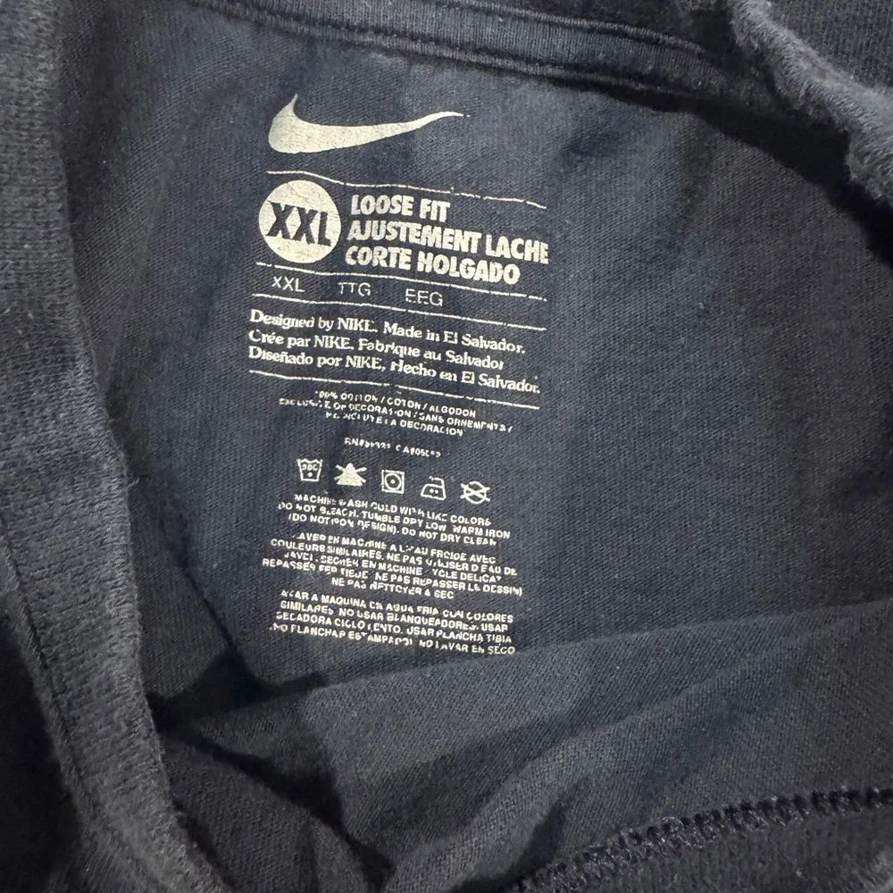 Nike Two t-shirt bundle. Both Men’s 2XL. Worn but in good condition. - Picture 5 of 8